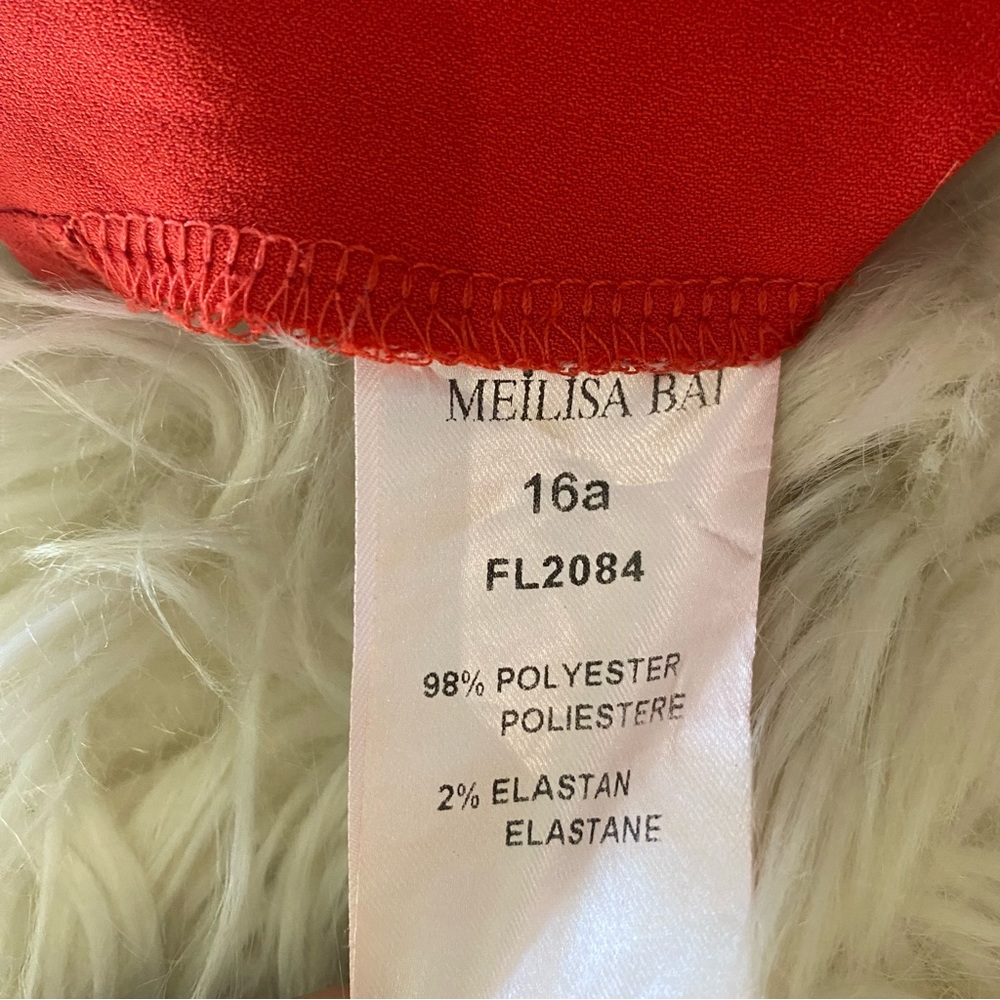 Red Shrug - Picture 4 of 11